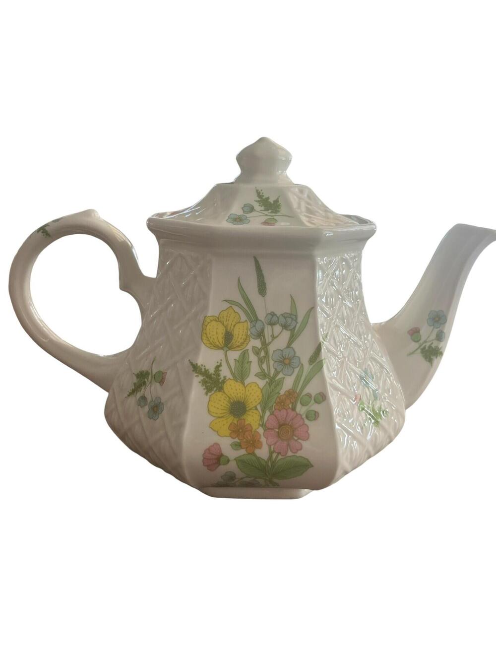 Sadler Teapot Bone China England